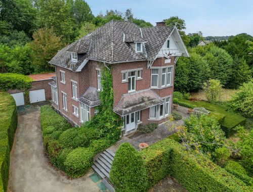                                         Villa-Manoir à vendre à Eigenbilzen, € 587.000
