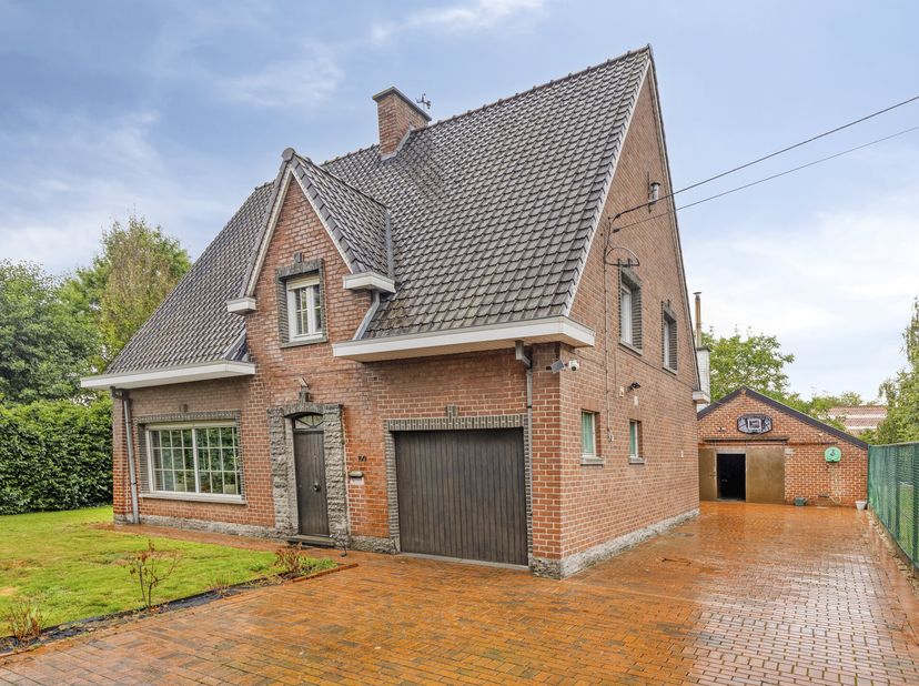 Huis te koop in Maria's-Lindestraat 100,
                    8800 Rumbeke