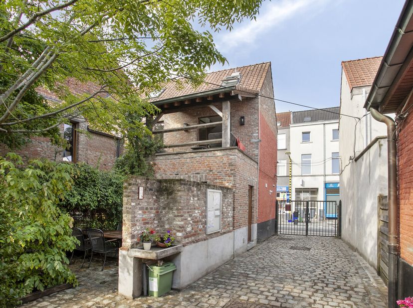 Huis te koop in Dendermondsesteenweg 103,
                    9000 Gent
