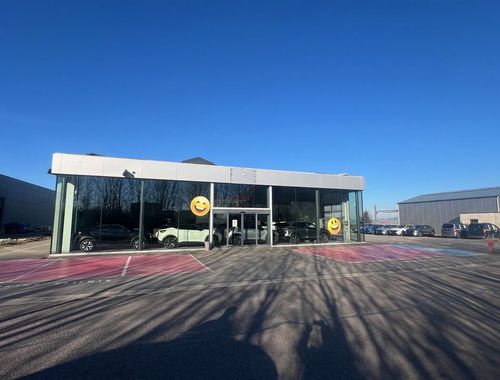                                         Commercieel Gebouw te koop in Bastogne, € 1.499.000
