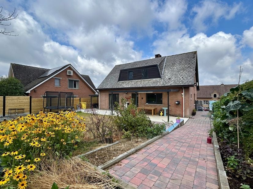 Huis te koop in Zonnebloemlaan 11,
                    3061 Leefdaal