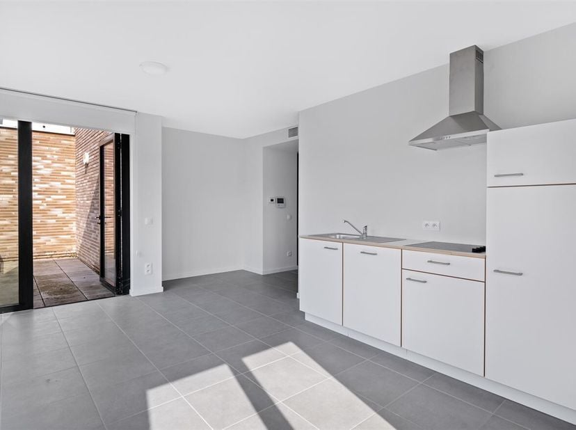 Luxueuze assistentiewoning (56,5m²) met 1 slaapkamer, ruim terras, scooterstaanplaats en berging op toplocatie te Kontich!<br />
Beschrijving: Deze as