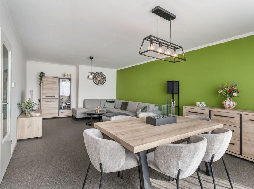 Ruim en gerenoveerd appartement op toplocatie in Maasmechelen<br />
<br />
Bent u op zoek naar een instapklaar appartement op een centrale ligging?