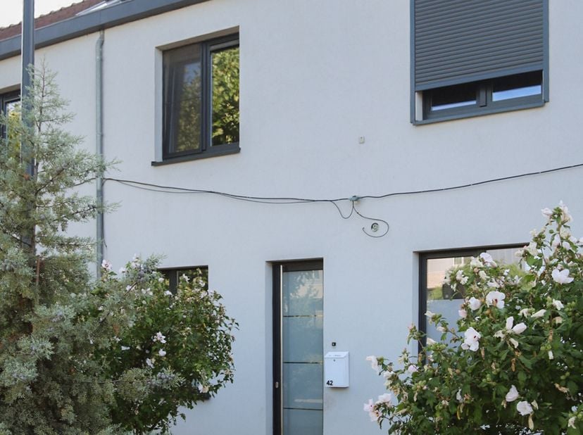 Volledig gerenoveerde woning met tuin – centrum Heusden (Destelbergen).<br />
<br />
Instapklaar wonen op een van de vlotst bereikbare locaties van De