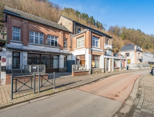                                         Usage mixte à vendre à Hastière-Lavaux, € 150.000
