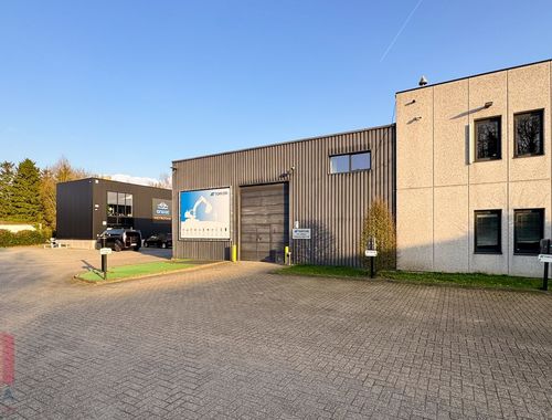                                         Bureaux à vendre à Zellik, € 575.000
