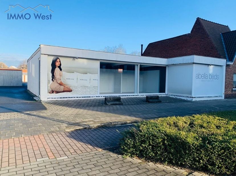Bedrijfsvastgoed te koop in Weststraat 142,
                    8800 Roeselare
