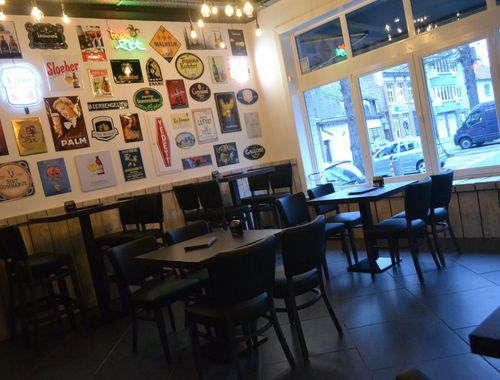                             Bien commercial à louer à Maaseik
