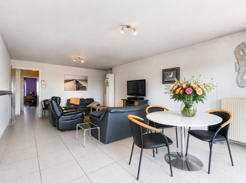 Zeebruges: Appartement 2 chambres prêt à emménager à vendre avec grande terrasse à Zeebruges. Cet appartement soigné et prêt à emménager est situé au