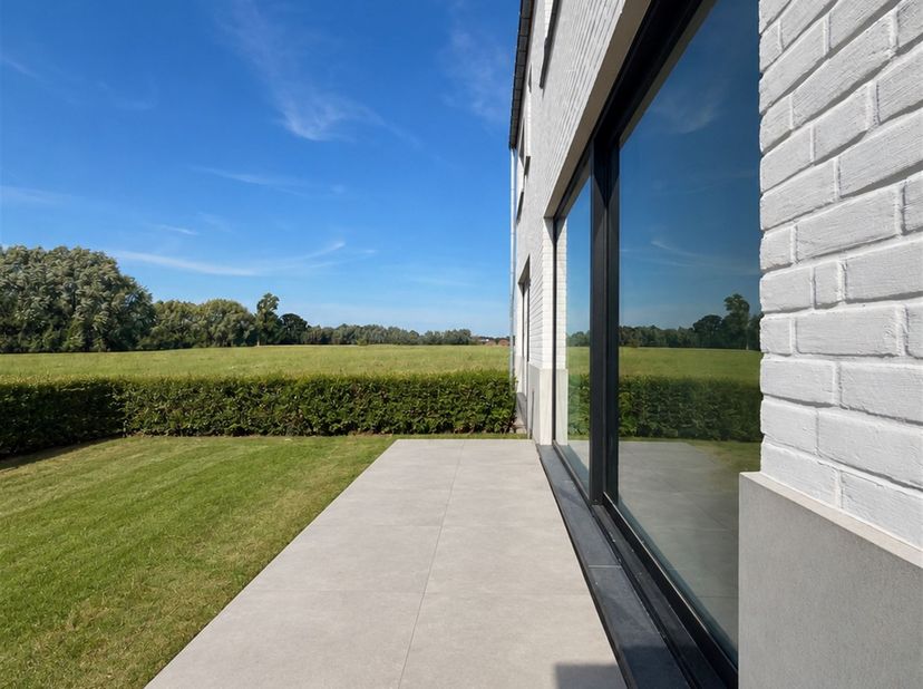 Bienvenue dans cette belle maison de Meise, située dans un quartier calme et verdoyant où la vie rurale et la facilité d'accès se conjuguent parfaitem