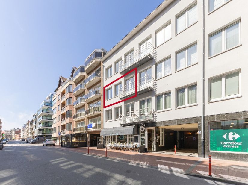 Appartement te koop in Bayauxlaan 4 bus 21,
                    8300 Knokke