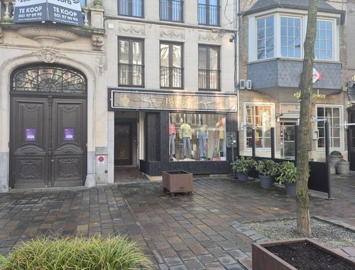                                         Handelsgelijkvloers te huur in Tielt, € 1.100
