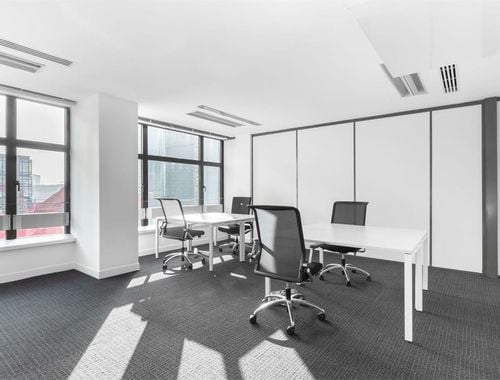                                         Immeuble de bureaux à louer à Kortrijk, € 629
