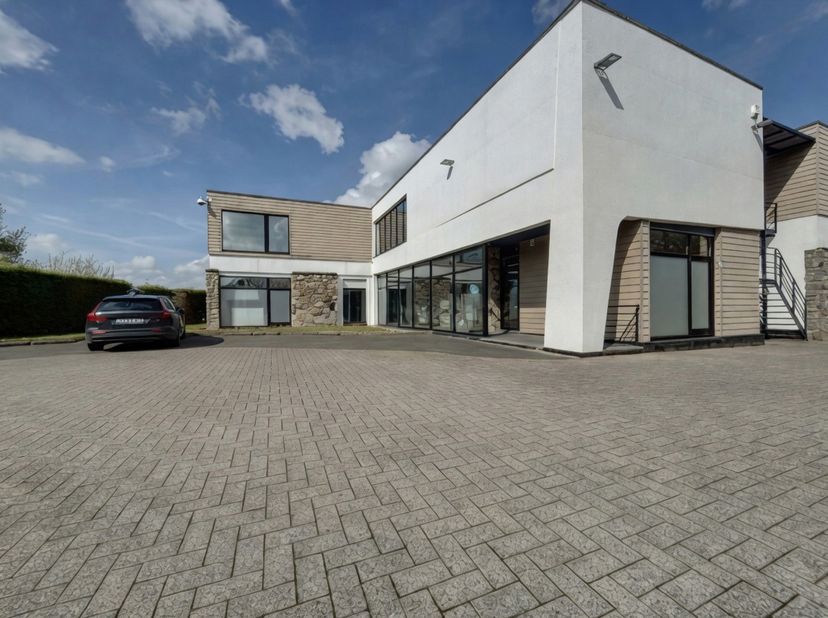 Bedrijfsvastgoed te huur
                    in 4300 Waremme