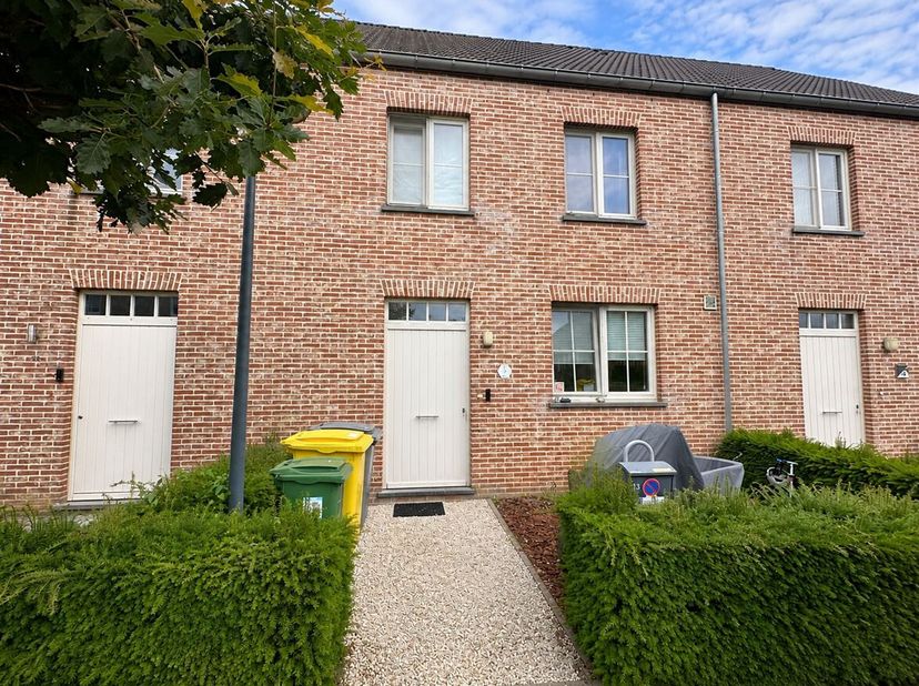 Spacieuse maison familiale avec 3 chambres, un grenier polyvalent et un jardin ensoleillé à Herentals<br />
Cette maison mitoyenne bien entretenue est