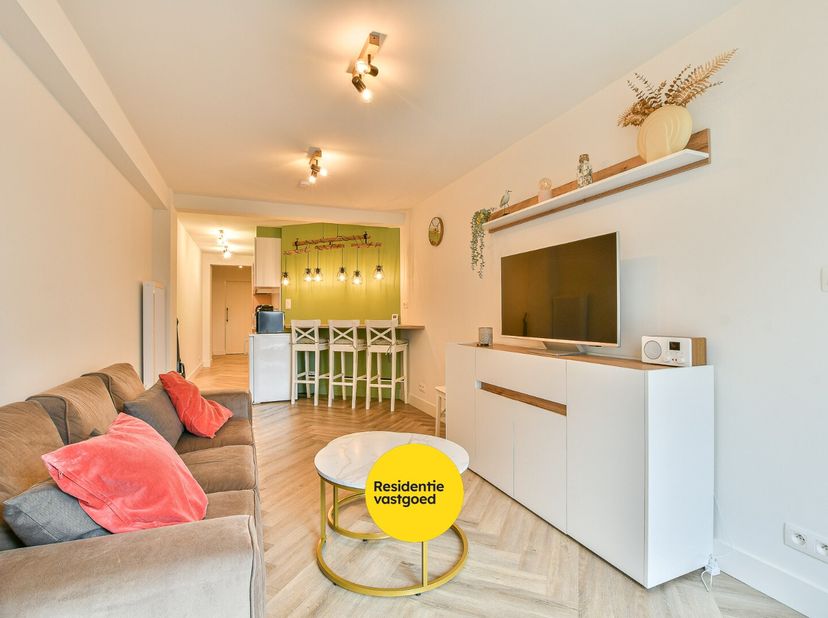 Ontdek dit gezellige, volledig gerenoveerde gelijkvloerse appartement vlak bij de zeedijk in Wenduine  de ideale uitvalsbasis voor wie wil genieten va