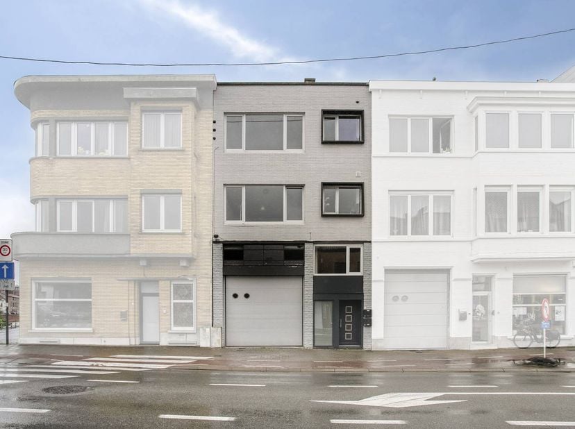 Huis te koop in Gentsesteenweg 64,
                    8500 Kortrijk