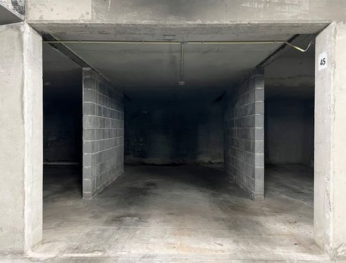                                         Kelder garage te koop in Sint-Lambrechts-Woluwe, € 18.500
