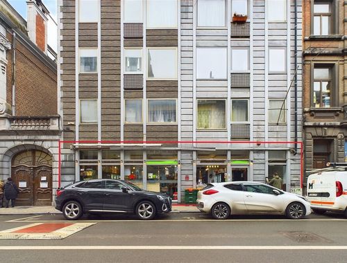                                         Commercieel Gebouw te koop in Namur, € 390.000
