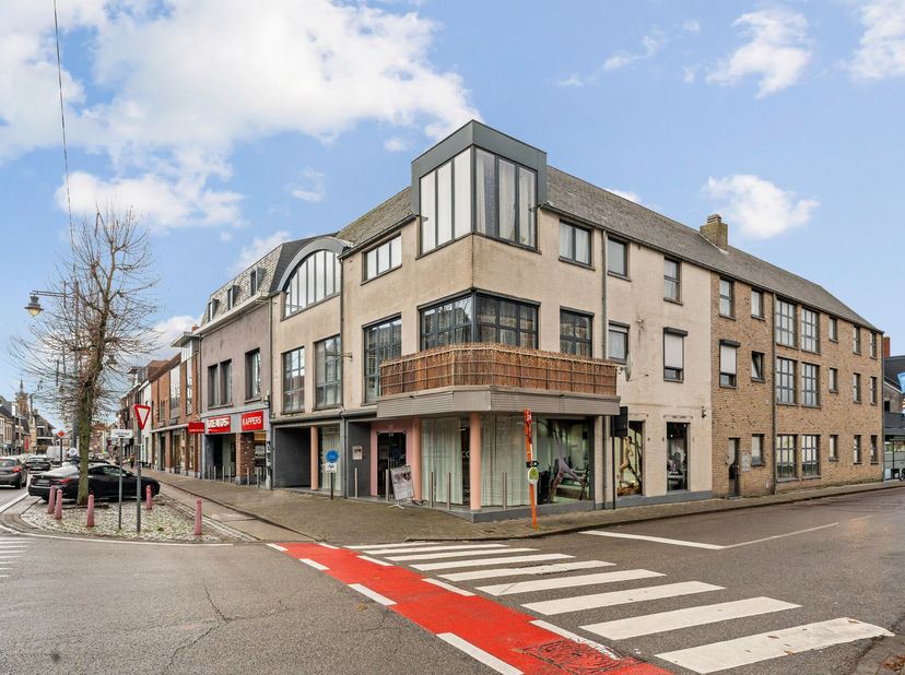 Opbrengsteigendom op centrumlocatie aan de "Vrijheid" te Hoogstraten gelegen op wandelafstand van winkels, scholen, horeca, openbaar vervoer, ). Het c