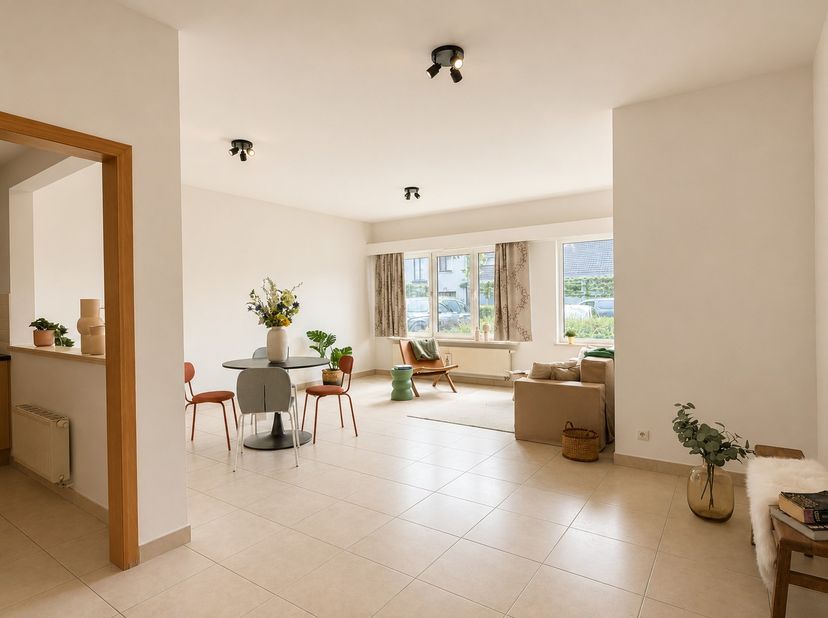 Dit energiezuinige appartement is gelegen in een solide en goed onderhouden residentie volledig vernieuwd in 2000 en bevindt zich in het centrum van E