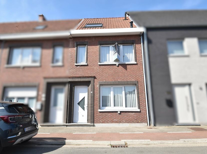 Efficiënt ingedeelde woning met alle comfort binnen handbereik Op zoek naar een instapklare woning die uitblinkt in gezelligheid en slim ruimtegebruik