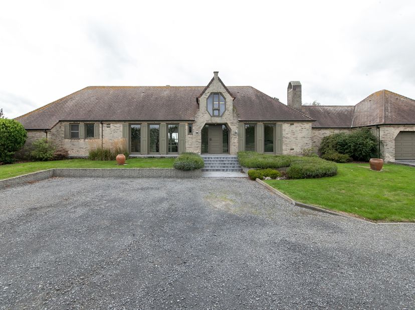 Bien professionnel à vendre à Oerenstraat 14,
                    8690 Oeren