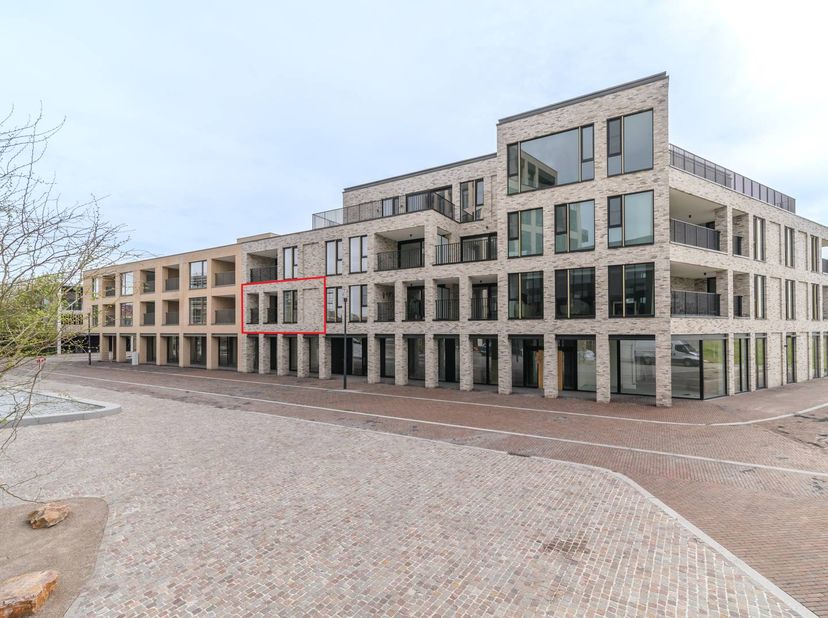Bel appartement lumineux de deux chambres à louer avec place de parking (incluse dans le prix de location) dans la résidence « Gallery II » sur le Sug