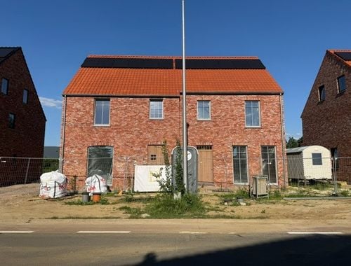                                         Maison à louer à Paal, € 1.590
