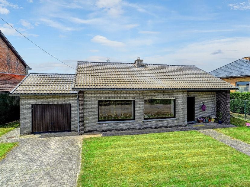 [[ DIT PAND NEEMT DEEL AAN DE ERA OPEN HUIZEN DAG OP 13/6 VAN 16:00 TOT 17:00 ]] Te koop: Gelijkvloerse woning in Tielt-Winge, op wandelafstand van he