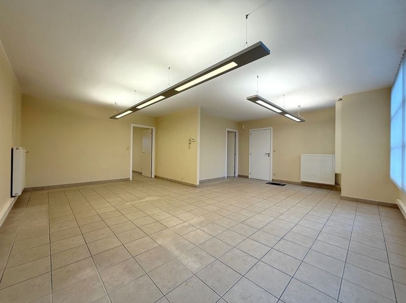 Bien professionnel à vendre à Rue de Lannoy 45/01,
                    7500 Tournai