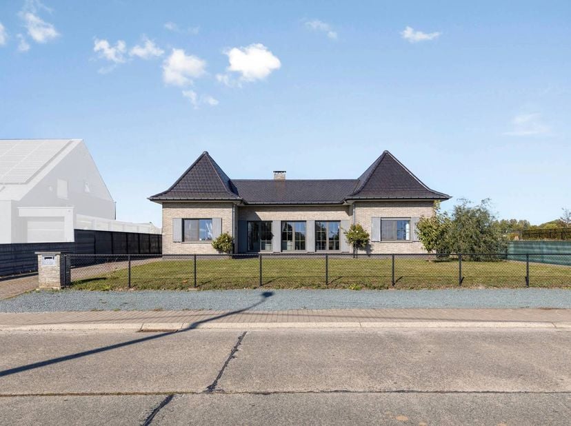 Huis te koop in Aardeweg 90,
                    9406 Outer