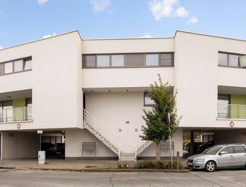                                         Appartement te huur in Sint-Pieters-Leeuw, € 820
