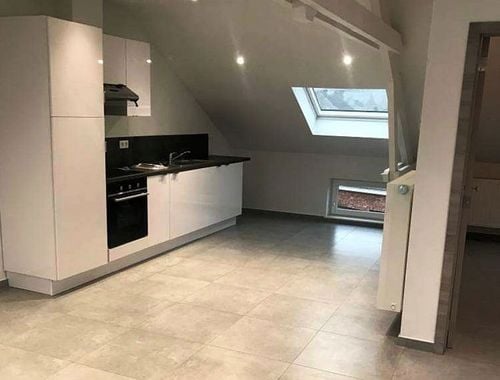                                         Appartement te huur in Monceau-sur-Sambre, € 800

