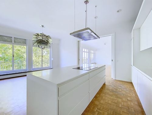                                         Appartement à louer à Bruxelles, € 3.840
