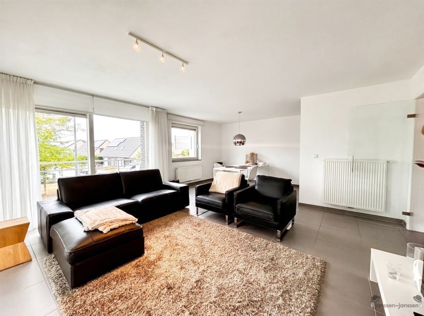 Appartement de 2 chambres situé au calme, avec une grande terrasse et un garage<br />
Vous recherchez un appartement confortable et lumineux dans un e