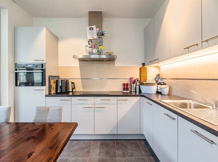 Modern en instapklaar 2 slaapkamer appartement in de Regattawijk met autostaanplaats<br />
Ontdek dit modern en instapklaar appartement, gelegen in de