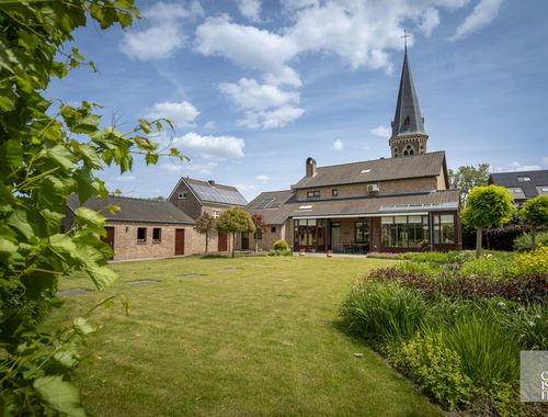                                         Gemengd gebruik te koop in Opgrimbie, € 695.000
