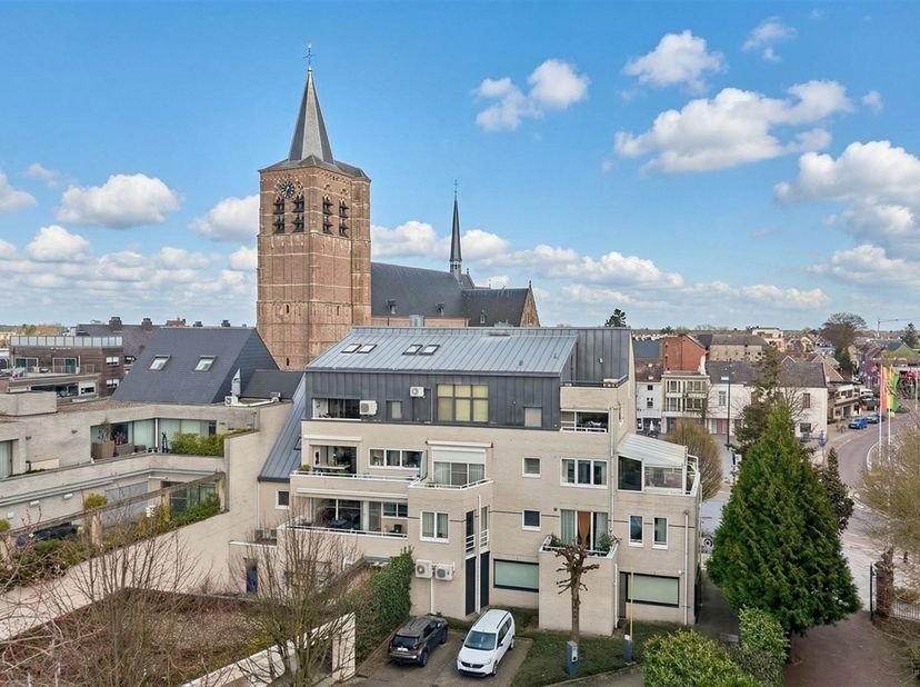 Il est difficile de vivre dans un endroit plus central.<br />
<br />
Vous trouverez cet appartement confortable au cœur de Lommel, sur la place Kerk