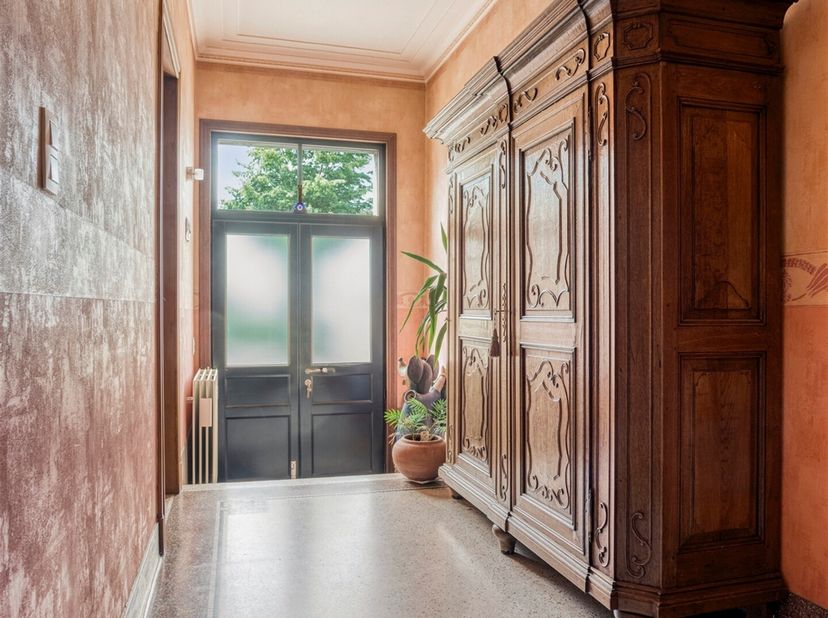 Maison spacieuse et de caractère avec 5 chambres<br />
Au cœur du charmant Borgloon, vous trouverez cette belle maison partiellement rénovée avec de