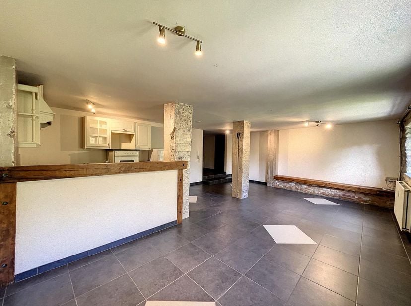 Appartement à louer à Chaussee de Marche 54 boîte 2,
                    5363 Emptinne