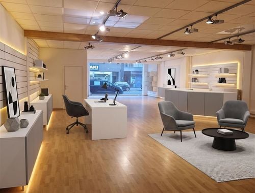                                         Handelsgelijkvloers te huur in Brasschaat, € 1.850
