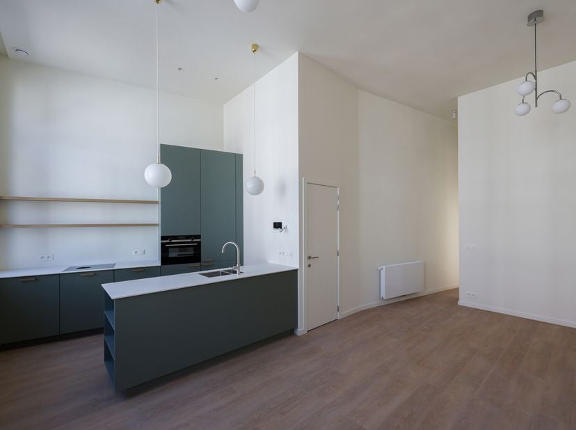 Stijlvol gerenoveerd 2-slaapkamerappartement in het hart van Antwerpen<br />
Ontdek dit prachtig gerenoveerde 2-slaapkamerappartement op een toplocati