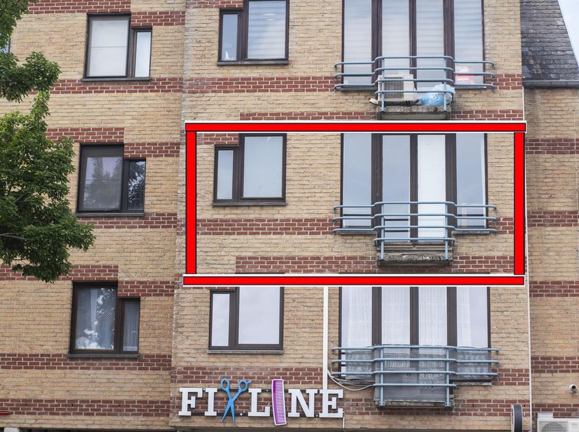 Uitstekend gelegen appartement aan de rand van Genk centrum.<br />
Dit 2-slaapkamerappartement van 86 m² is gelegen op de 2de verdieping.<br />
Indeli