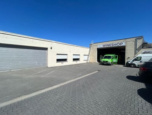                                         Bâtiment d’entreprise à louer à Sint-Amandsberg, € 500
