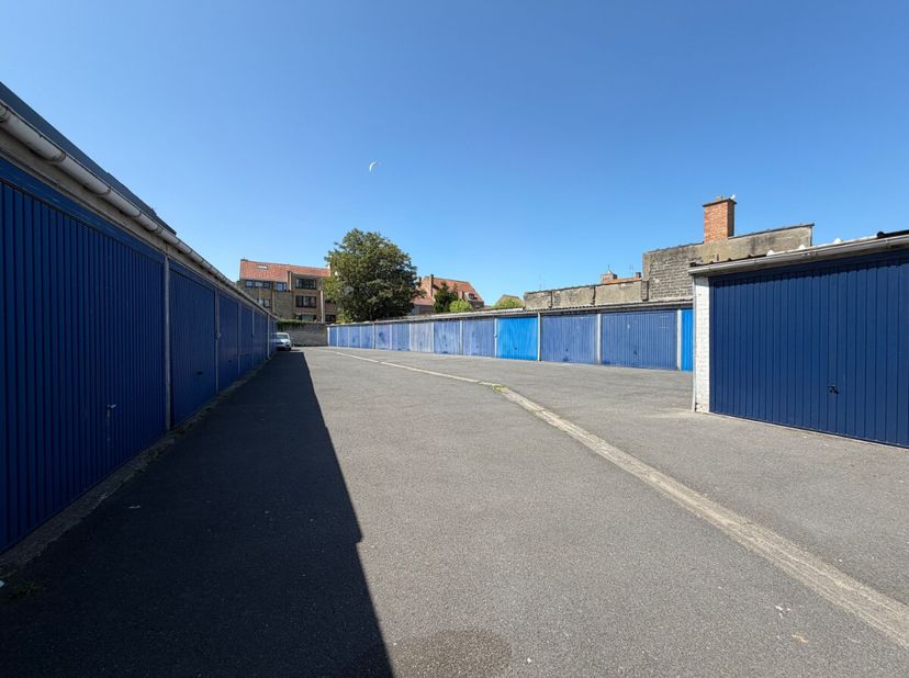 Garage te koop
                    in 8400 Mariakerke