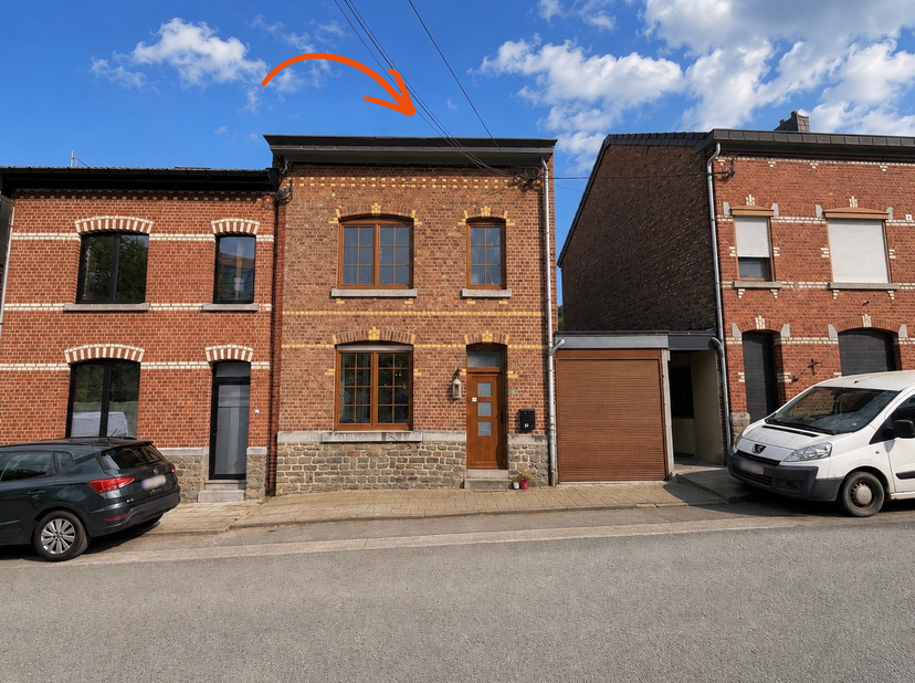 SOUS-SOL de ±35m² : <br />
- Cave 1 de ±18m² sur pierre,<br />
- Cave 2 de ±12m² sur pierre,<br />
- Cave 3 de ±5m² sur pierre,<br />
REZ DE CHAUSSEE