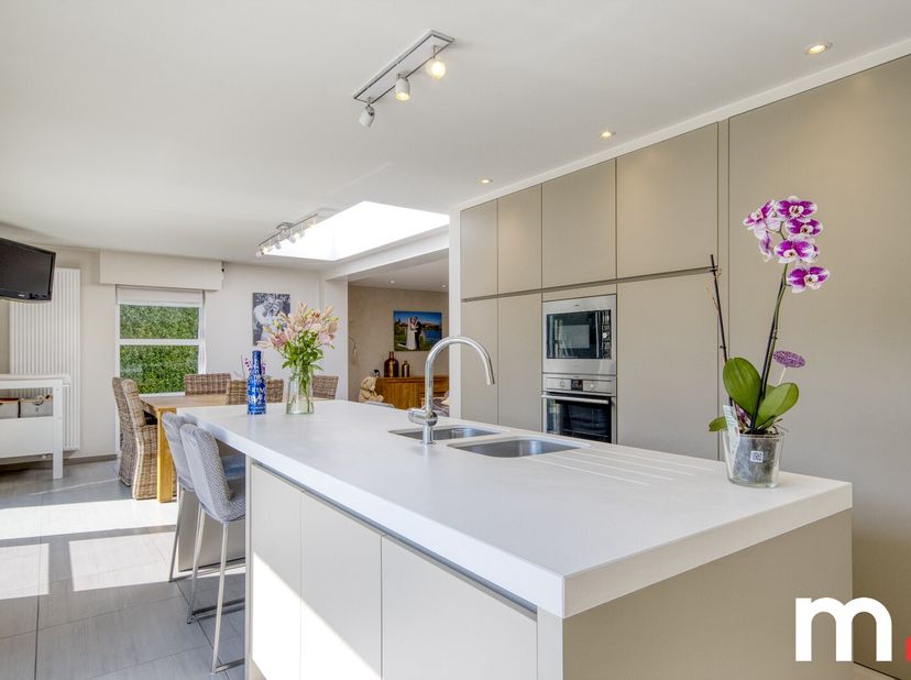 Instapklare recente vrijstaande woning op rustige ligging met vrij uitzicht te Sint-Denijs!<br />
Bent u op zoek naar een moderne, instapklare woning