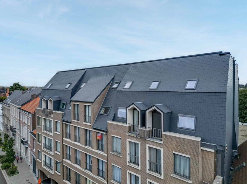 Dit charmante appartement in het hart van Sint-Truiden heeft een oppervlakte van 79 m². Het appartement beschikt over één ruime slaapkamer met badkame