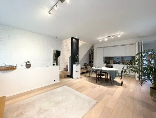                                         Triplex à louer à Woluwe-Saint-Pierre, € 1.650
